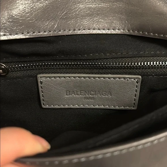 Balenciaga Gray Crossbody Bag with Distressed Leather and Fold-Over Design - Picture 3 of 8